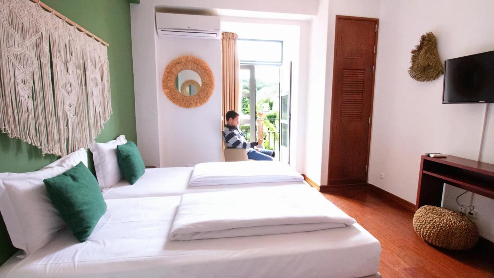 Wot Sintra Sarrazola Hotel Colares Exterior photo